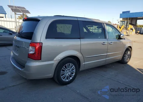 2015 Chrysler Town & Country Touring L z USA, uszkodzony, nr VIN 2C4RC1CG6FR573335
